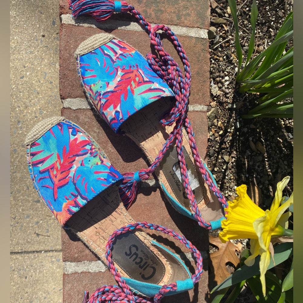 Circus by Sam Edelman flat espadrilles tropical floral tassels size 8.5